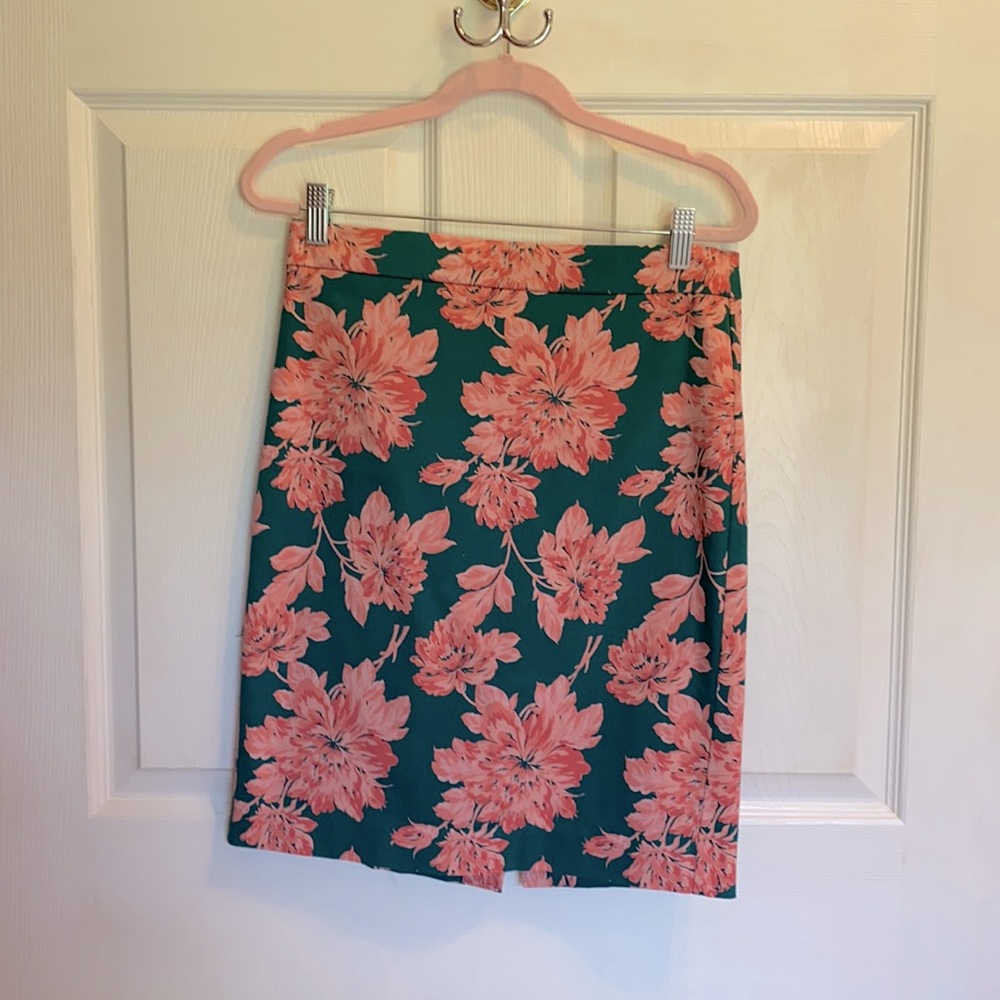 gorgeous floral j. crew pencil skirt ✏️